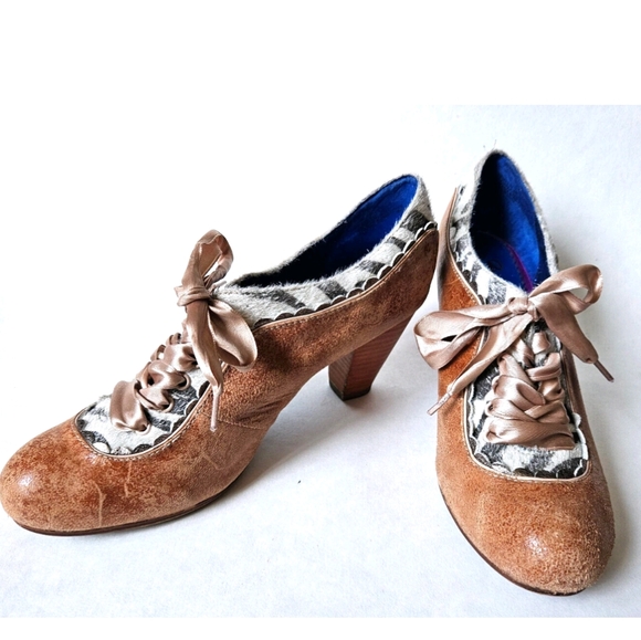 EUC Poetic License Backlash Lace Up Vintage 40's Reproduction Kitten Heels, 39/8 - Picture 1 of 16